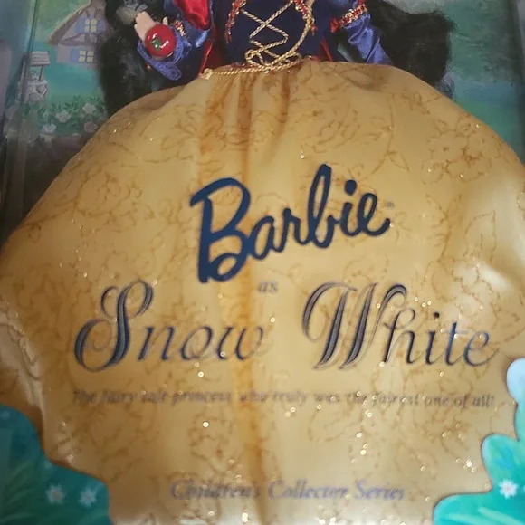 Barbie®️ Snow White - Picture 5 of 7